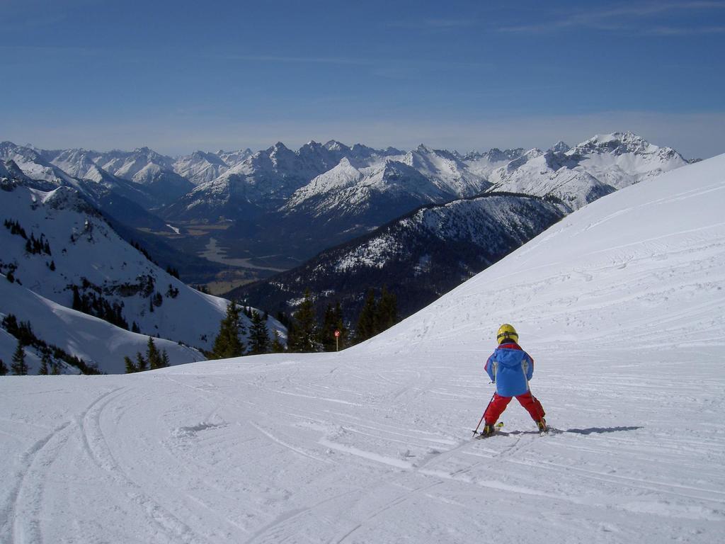 Apart-Alpin Stanzach Exteriör bild