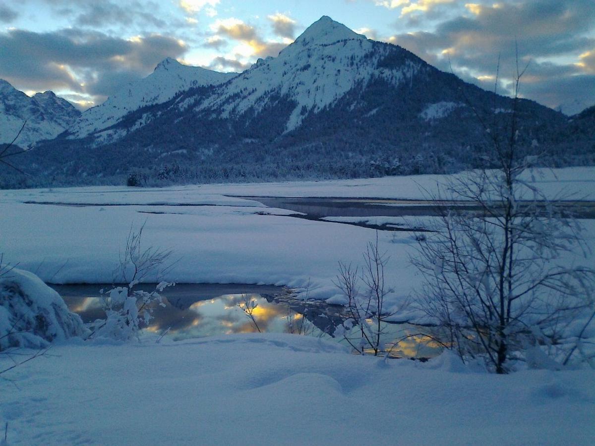 Apart-Alpin Stanzach Exteriör bild